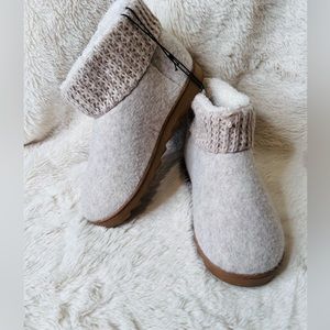 Women’s Dearfoams Dluxe Bella Knit Cuff Felted Bootie Slippers New